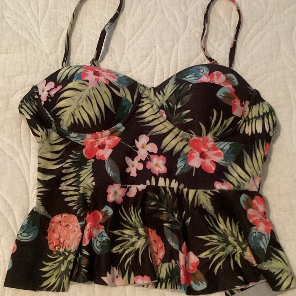 Cupshe Black Floral Tankini Top